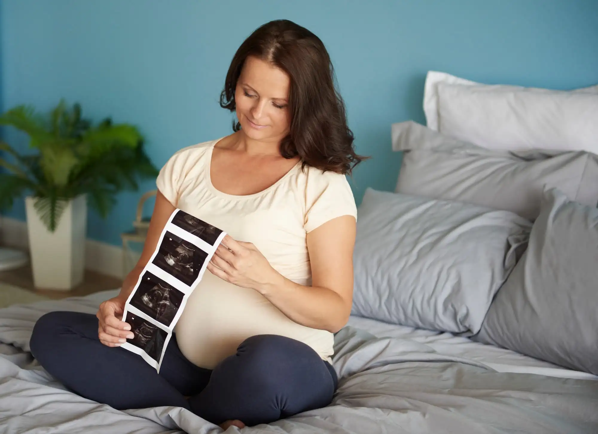 Preterm birth, Twin pregnancy