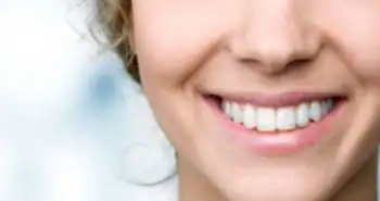 Может ли улыбка уменьшить боль от укола?