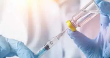 FDA расширяет применение бустерных доз вакцин против коронавирусной инфекции 2019 года (COVID-19)